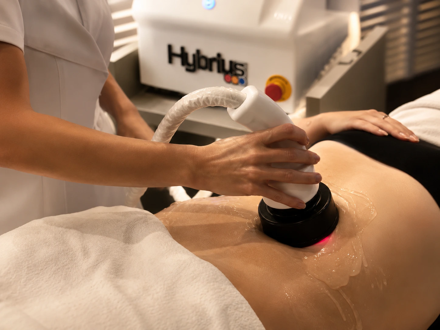 Atendimento corporal personalizado com tecnologia para Body Redux na Baumi Clínica em Cascavel.